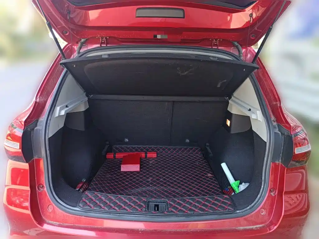 Roewe RX3 — миниатюра 10