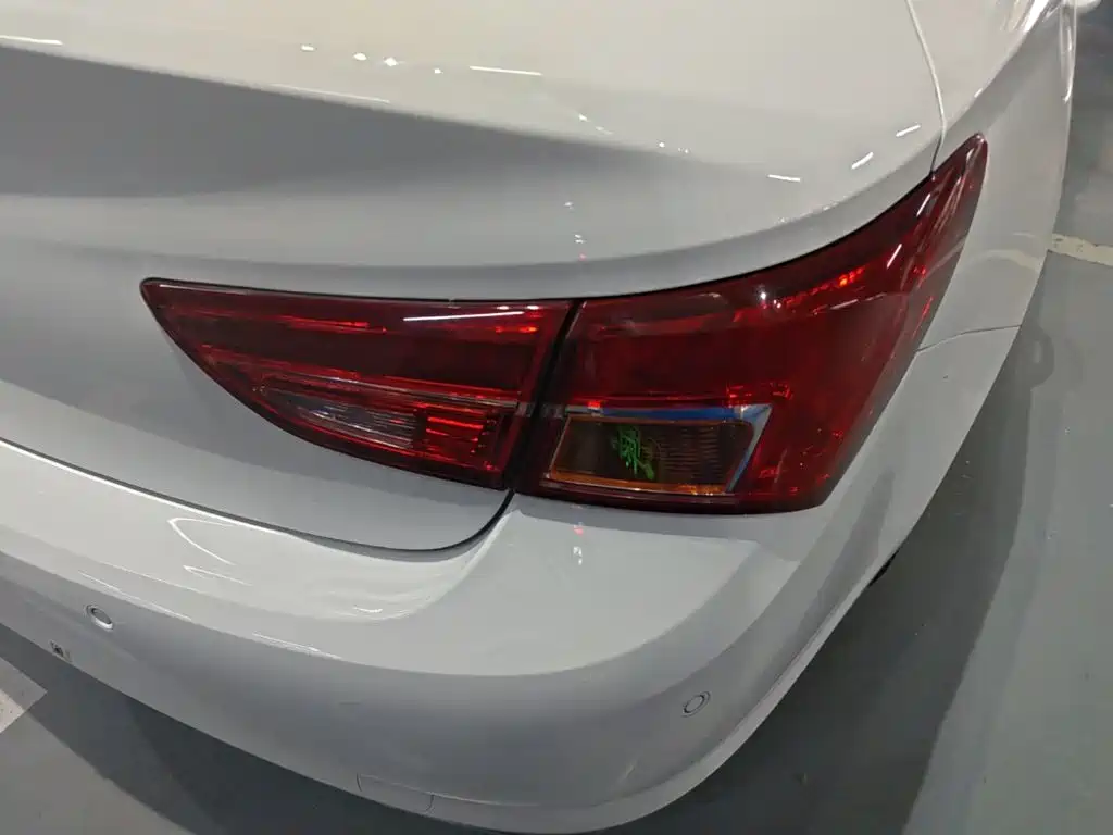 Buick Verano — миниатюра 8