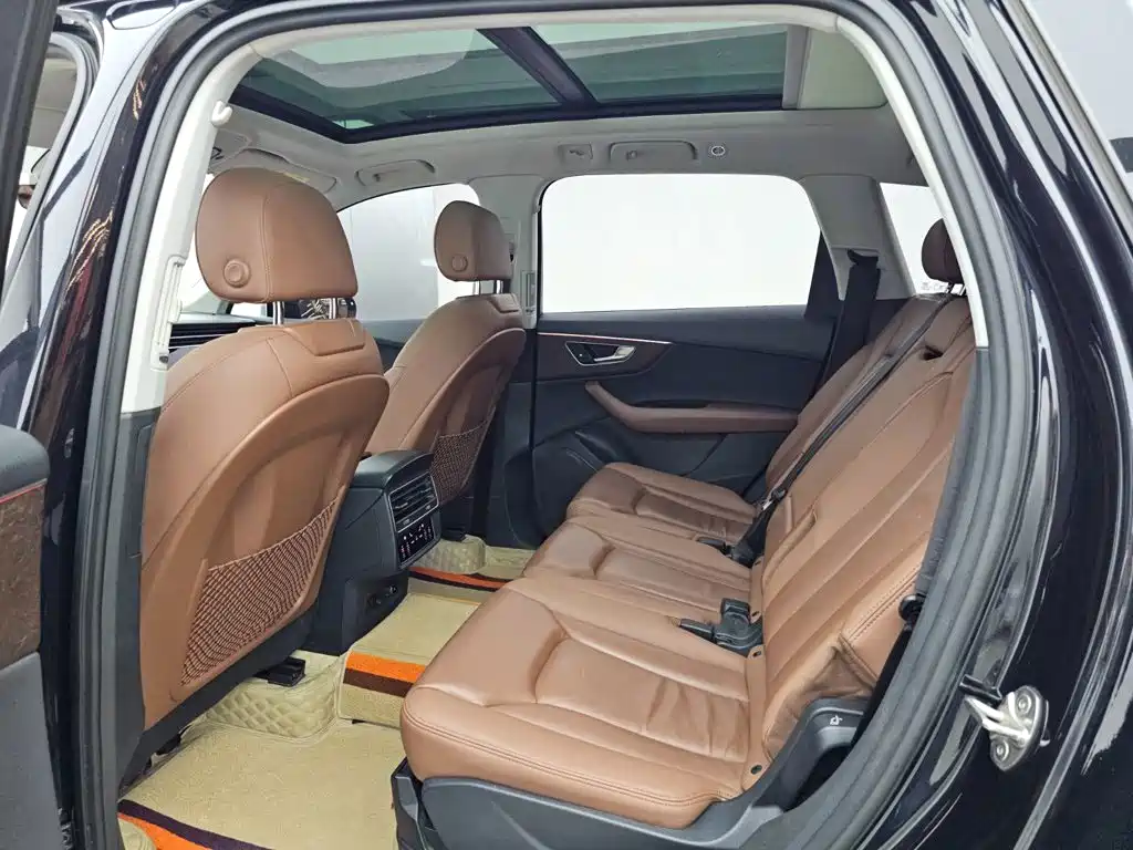 Audi Q7 — миниатюра 12