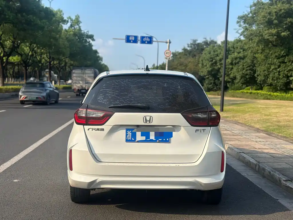 Honda Fit — миниатюра 8