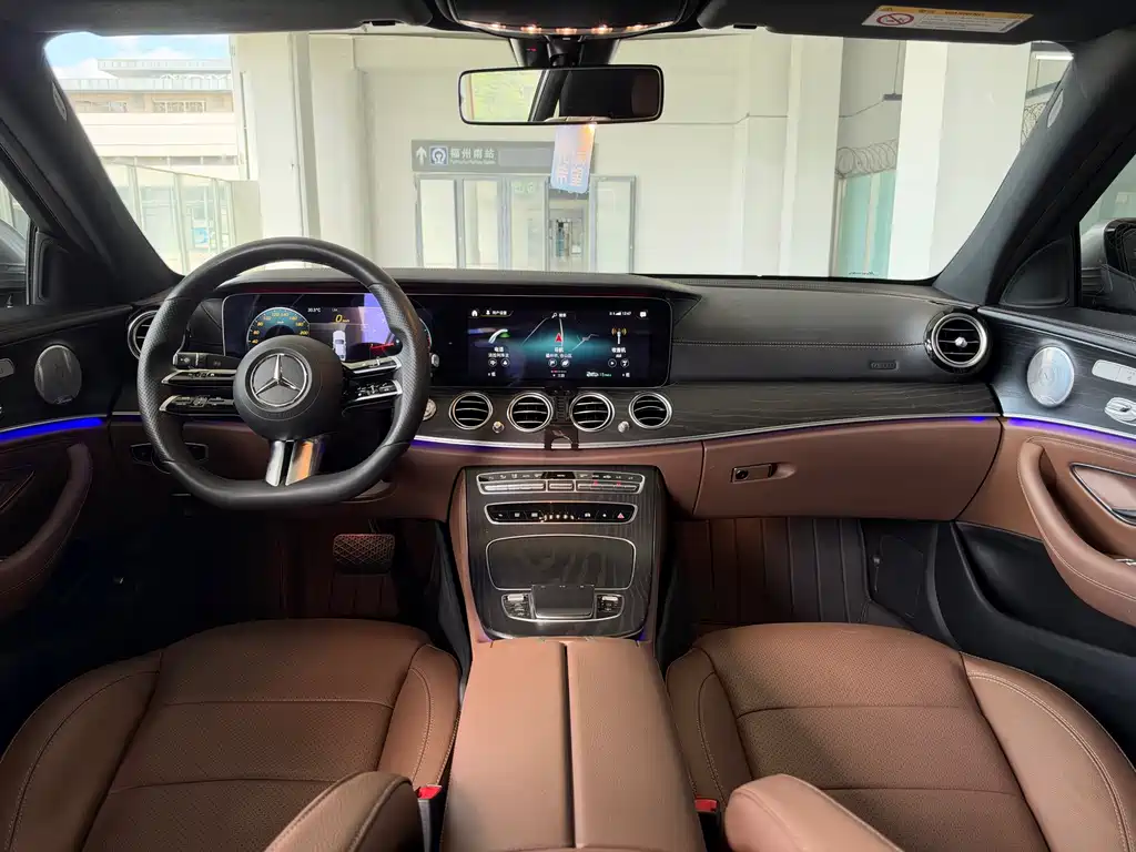 Mercedes-Benz E-Class — миниатюра 9