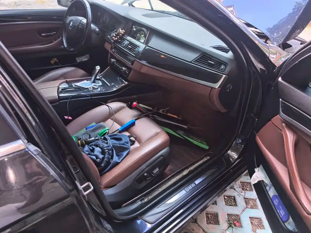 BMW 5 Series — миниатюра 19