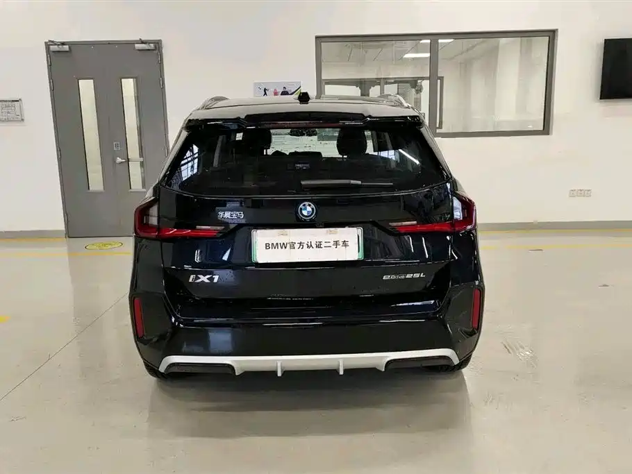 BMW iX1 2025 eDrive25L M Sport