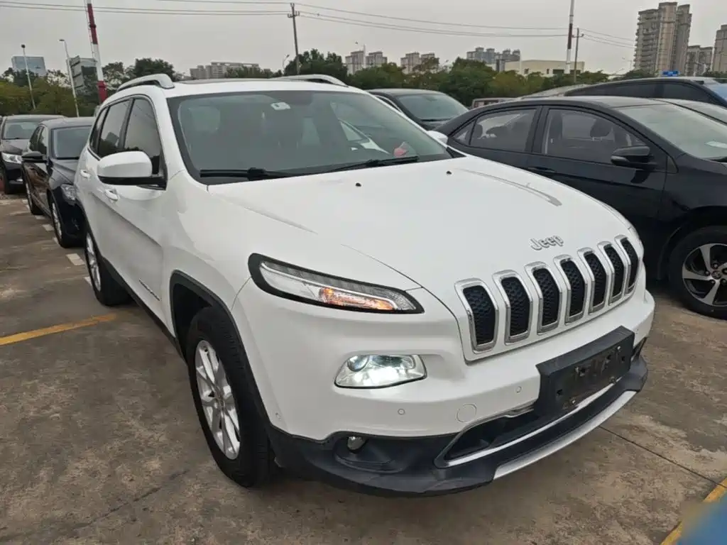 Jeep Cherokee — миниатюра 4