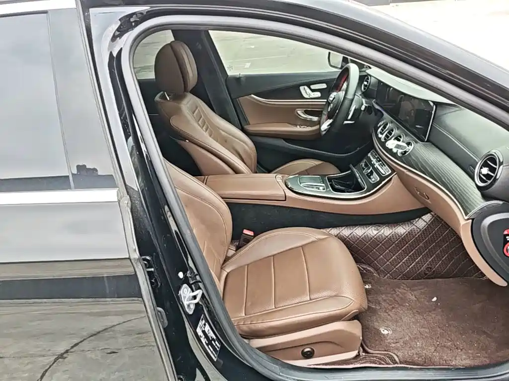 Mercedes-Benz E-Class — миниатюра 25