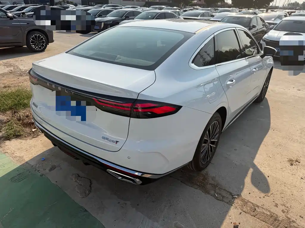 Geely Emgrand — миниатюра 17