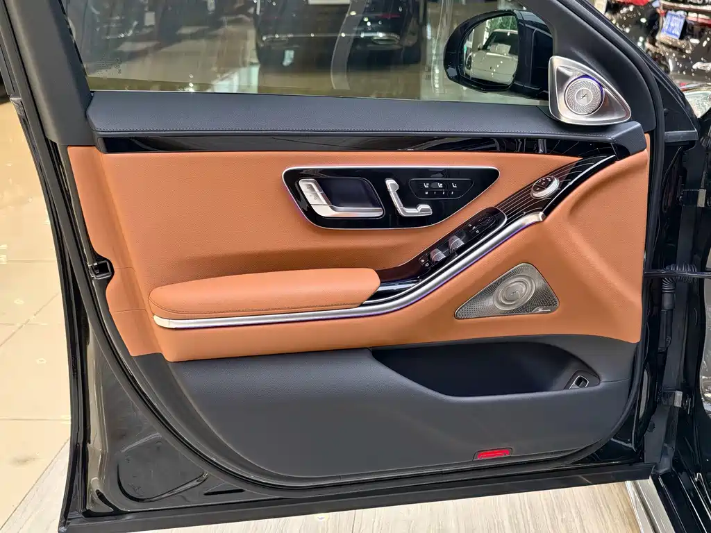 Mercedes-Benz S-Class — миниатюра 4