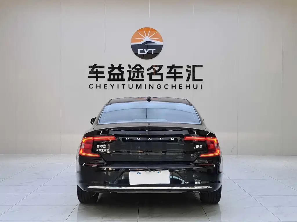 Volvo S90 2024 B5 Luxury