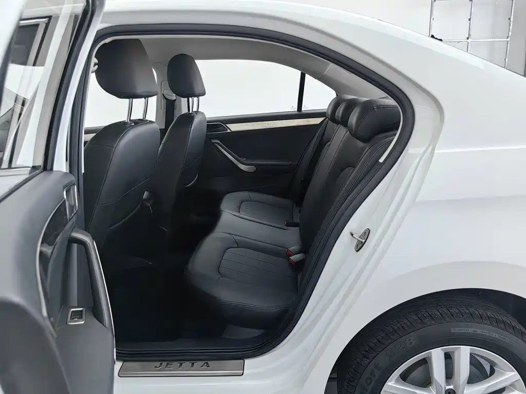 Volkswagen Jetta — миниатюра 15