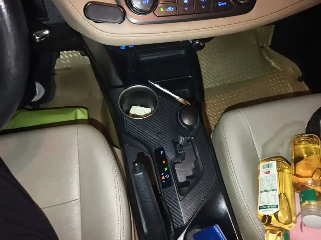 Toyota RAV4 — миниатюра 7