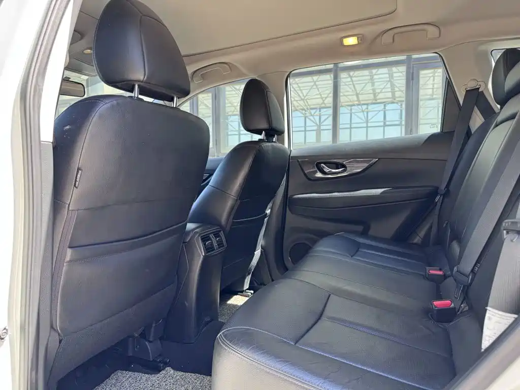 Nissan X-Trail — миниатюра 12