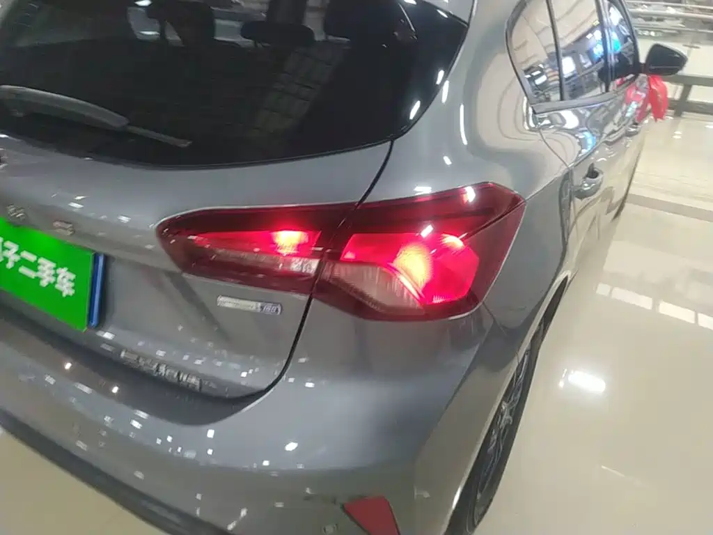Ford Focus — миниатюра 8