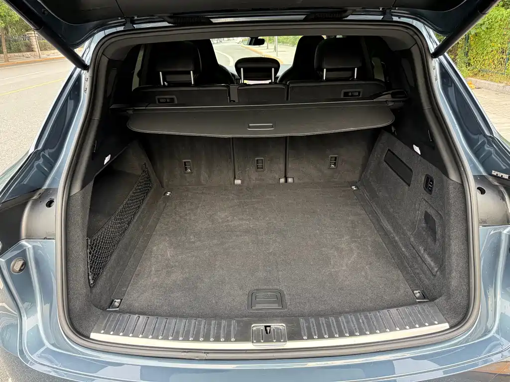 Porsche Cayenne — миниатюра 16