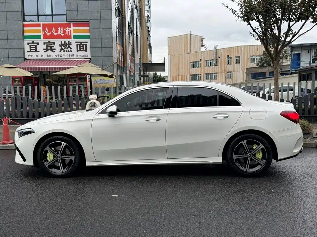 Mercedes-Benz A-Class — миниатюра 3