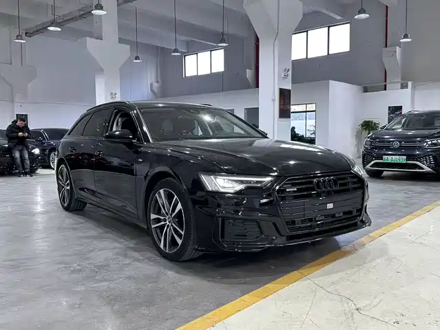 AUDI A6 2023