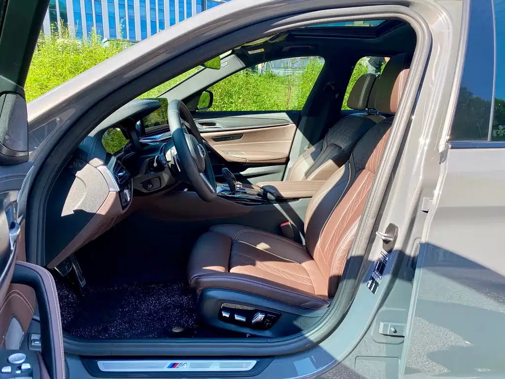 BMW 5 Series (Import) — миниатюра 8