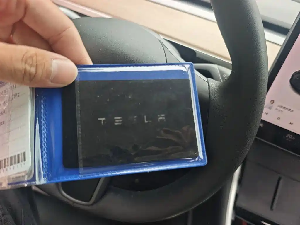 Tesla Model 3 — миниатюра 9