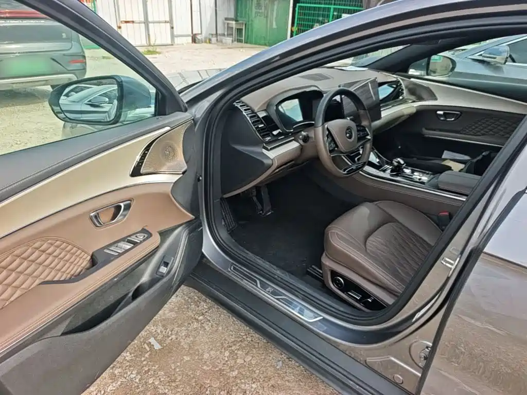 BYD Han — миниатюра 16