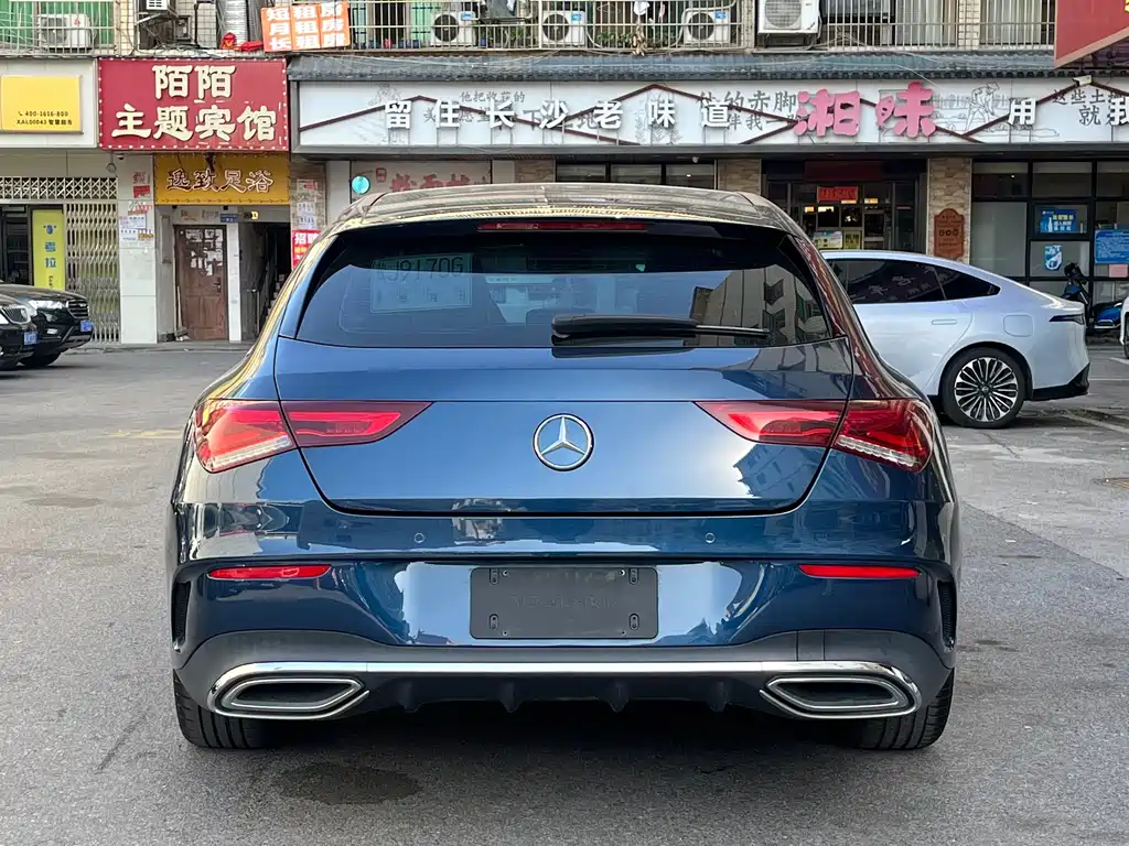 MERCEDES-BENZ CLA