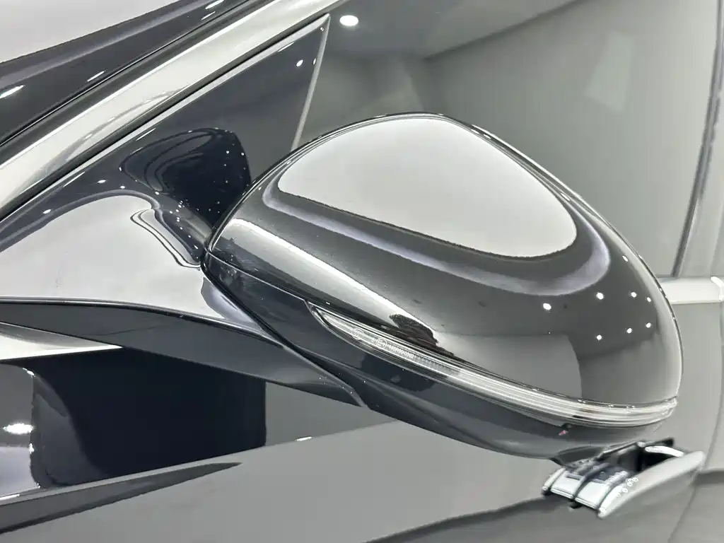 Mercedes-Benz E-Class — миниатюра 23