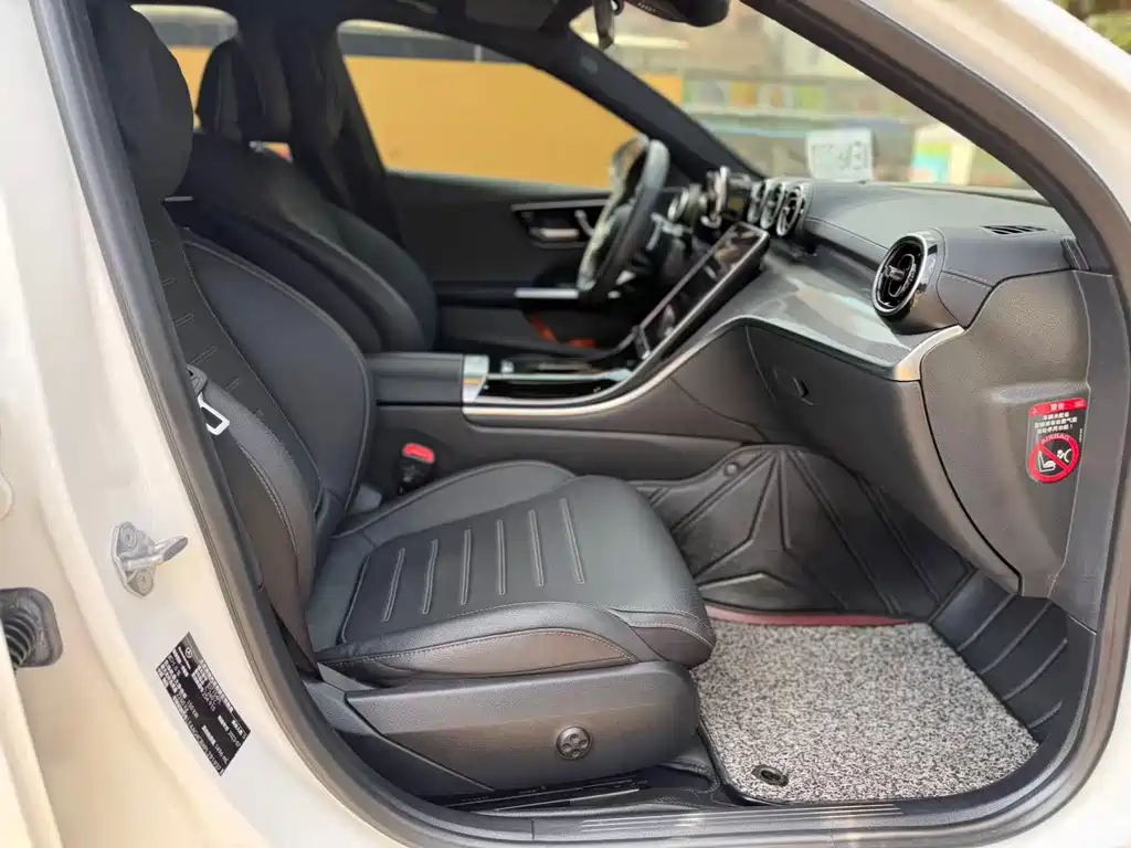 Mercedes-Benz C-Class — миниатюра 13