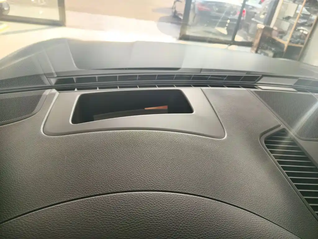 Porsche Cayenne — миниатюра 9