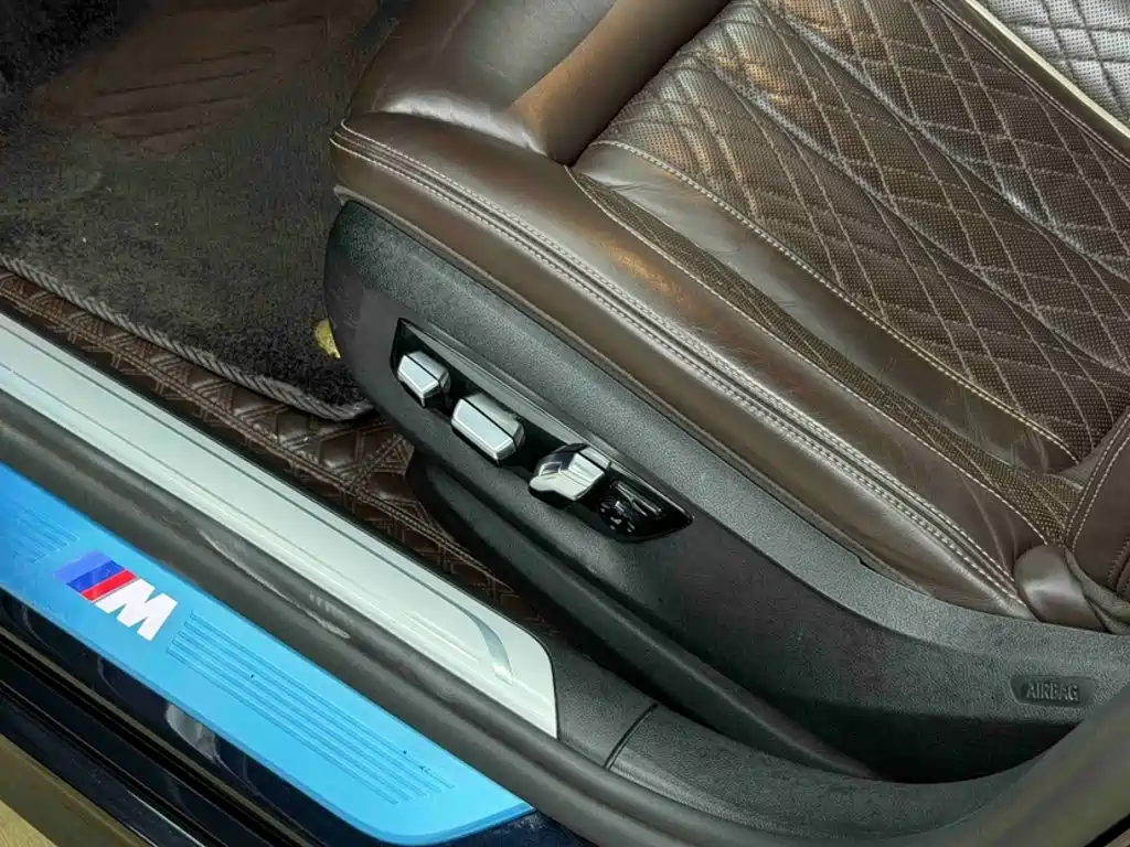 BMW 7 Series — миниатюра 5