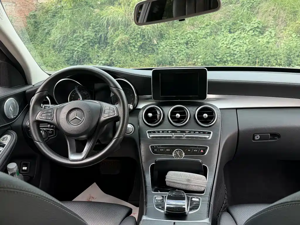 Mercedes-Benz C-Class — миниатюра 10