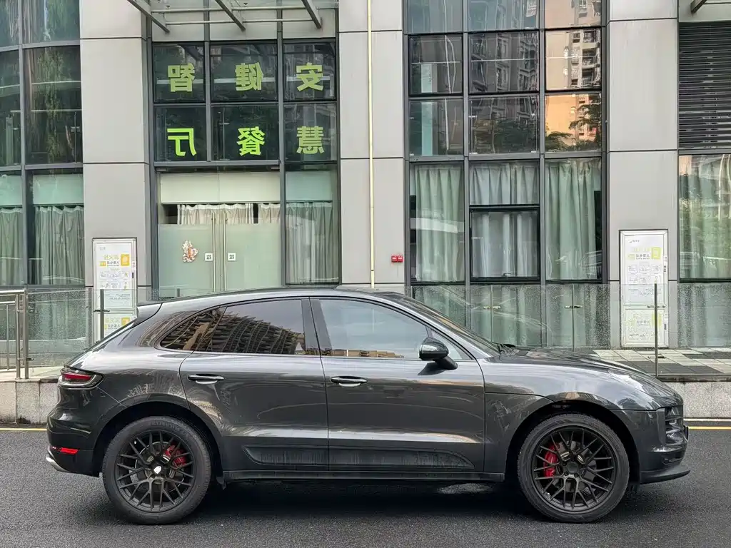Porsche Macan — миниатюра 5