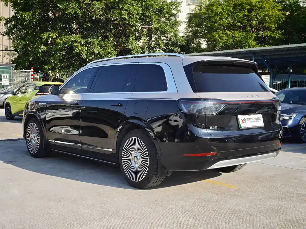 AITO ASK THE WORLD M9