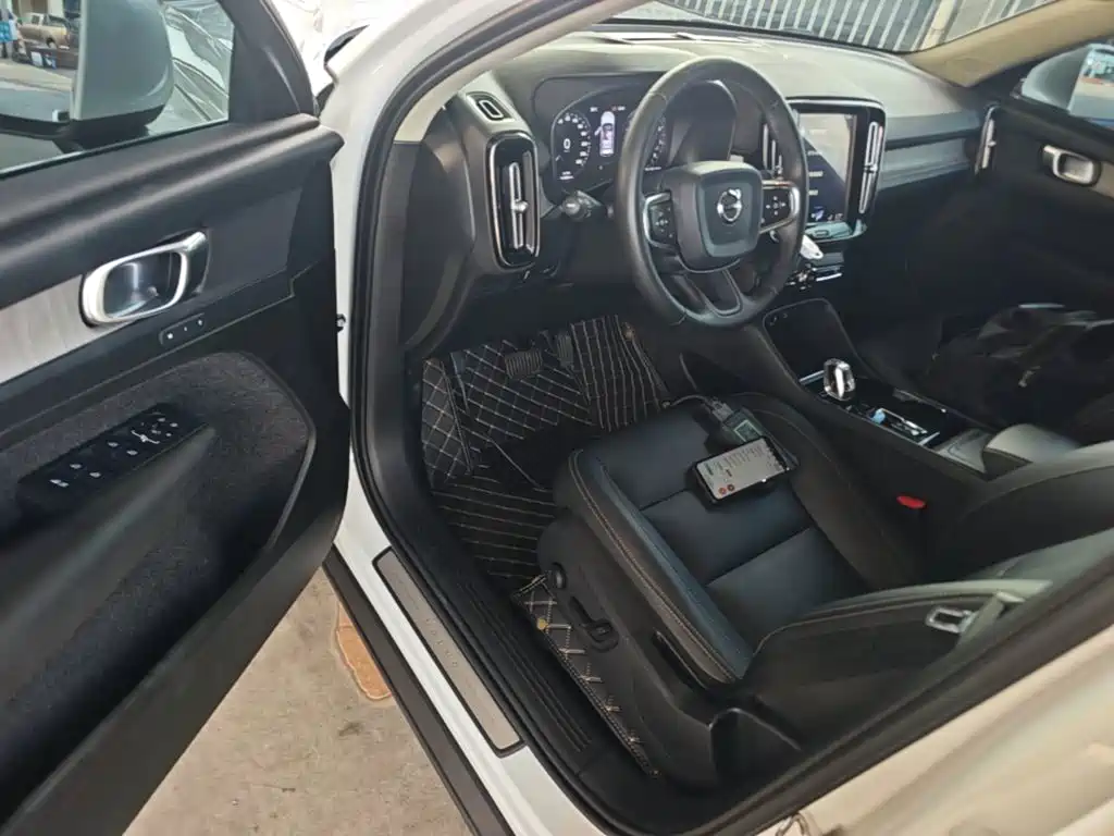 Volvo XC40 — миниатюра 16