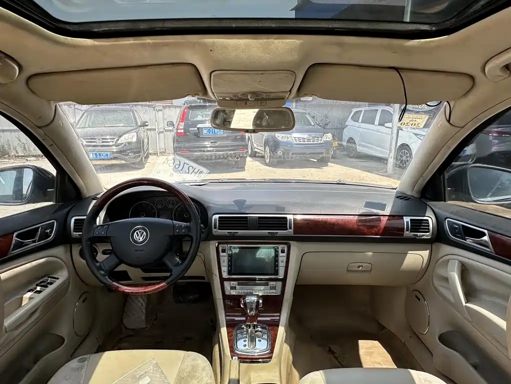 Volkswagen Passat 2009 2.8L V6 AT