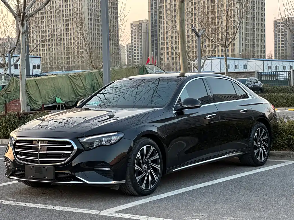 Mercedes-Benz E-Class 2024