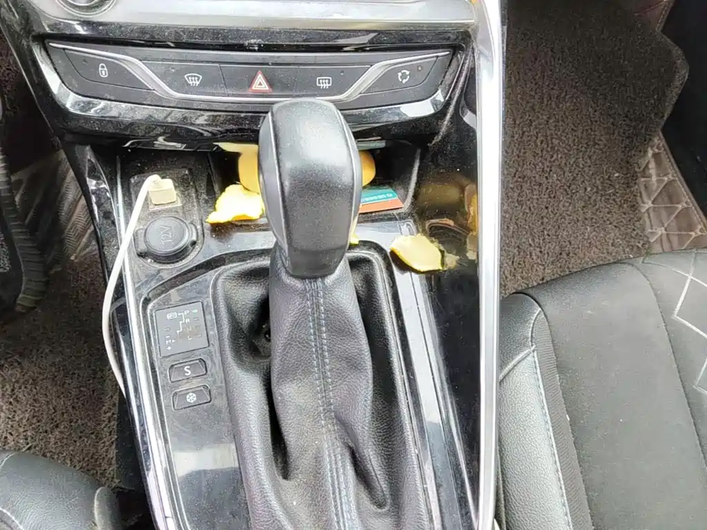 Peugeot 308 — миниатюра 7