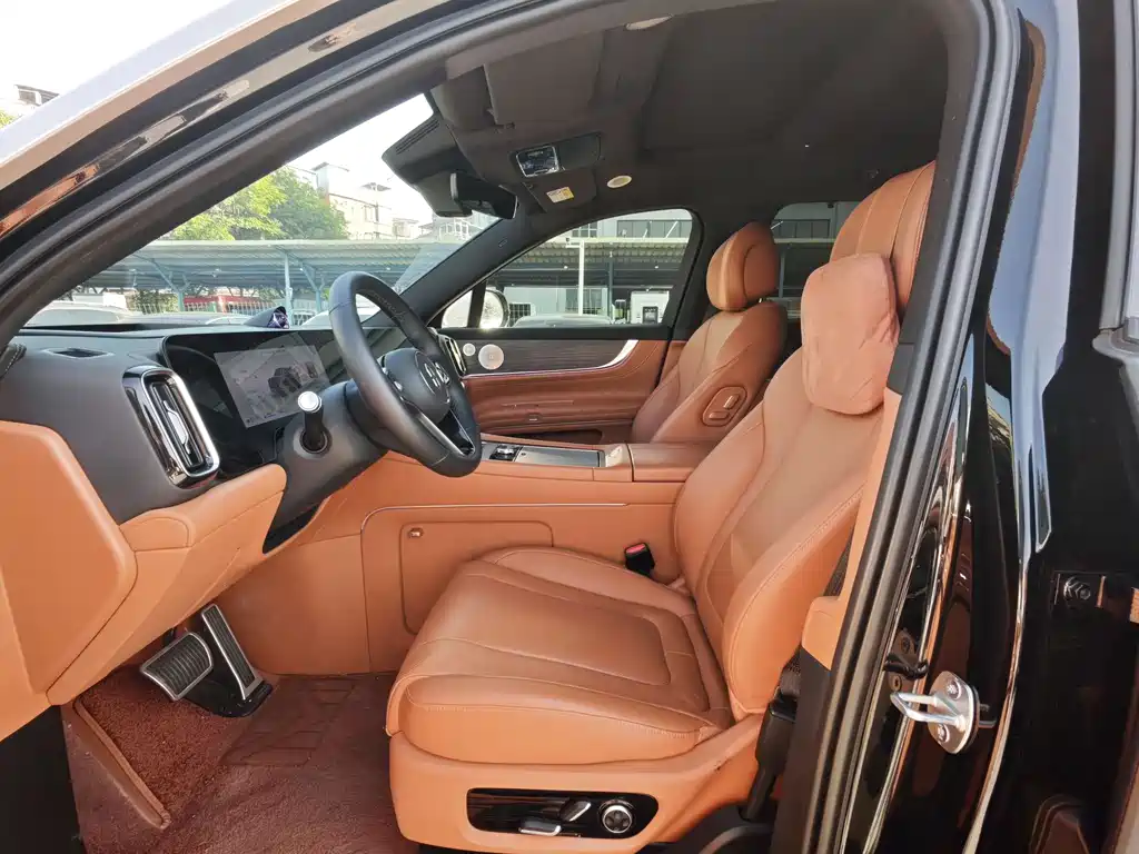 AITO ASK THE WORLD M9