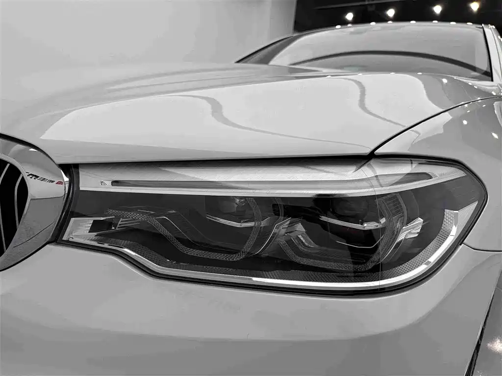 BMW 5 Series New Energy — миниатюра 30