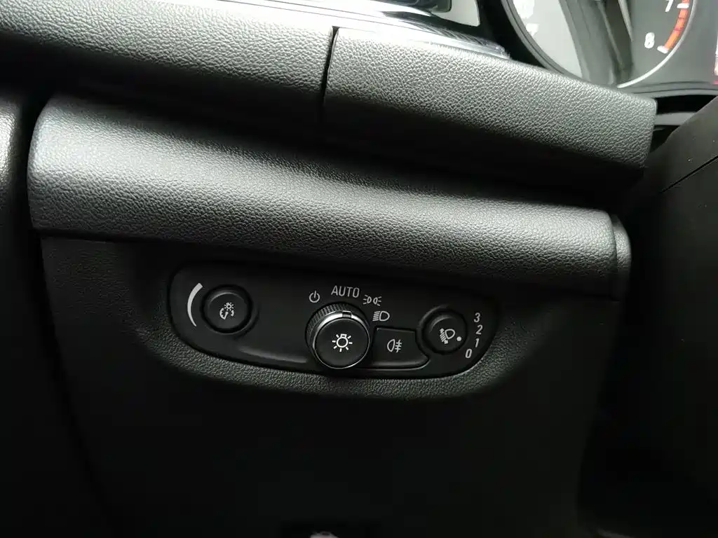Buick Regal — миниатюра 21