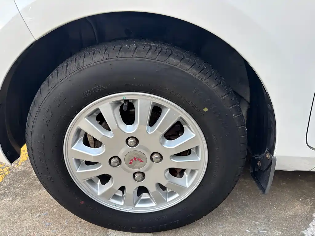 Wuling Rongguang V — миниатюра 8