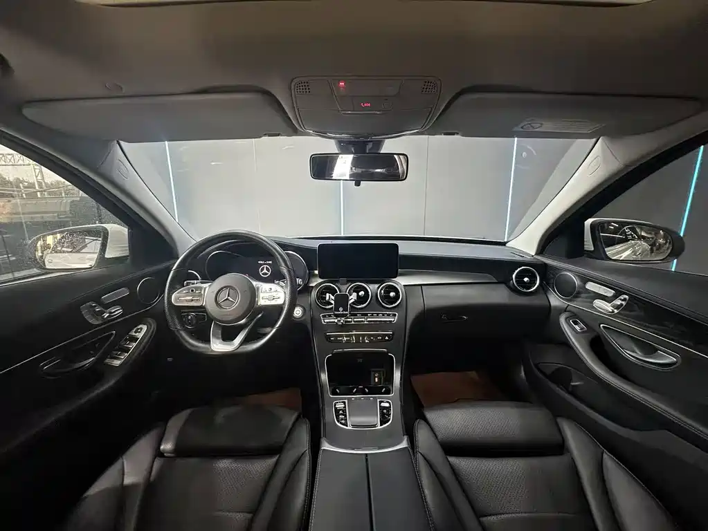 Mercedes-Benz C-Class — миниатюра 9