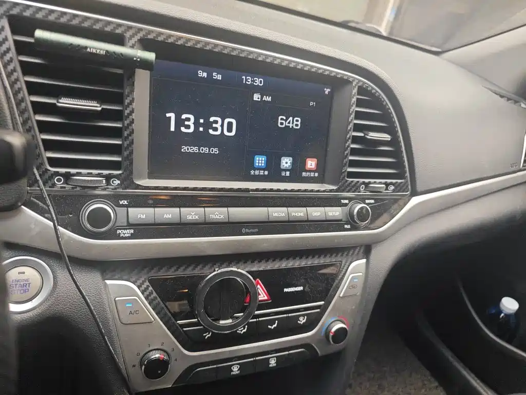 Hyundai Elantra — миниатюра 9