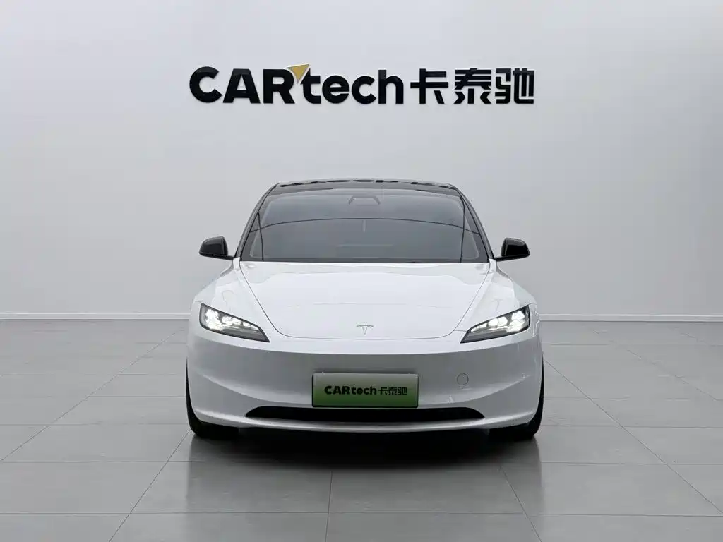 Tesla Model 3 — миниатюра 2