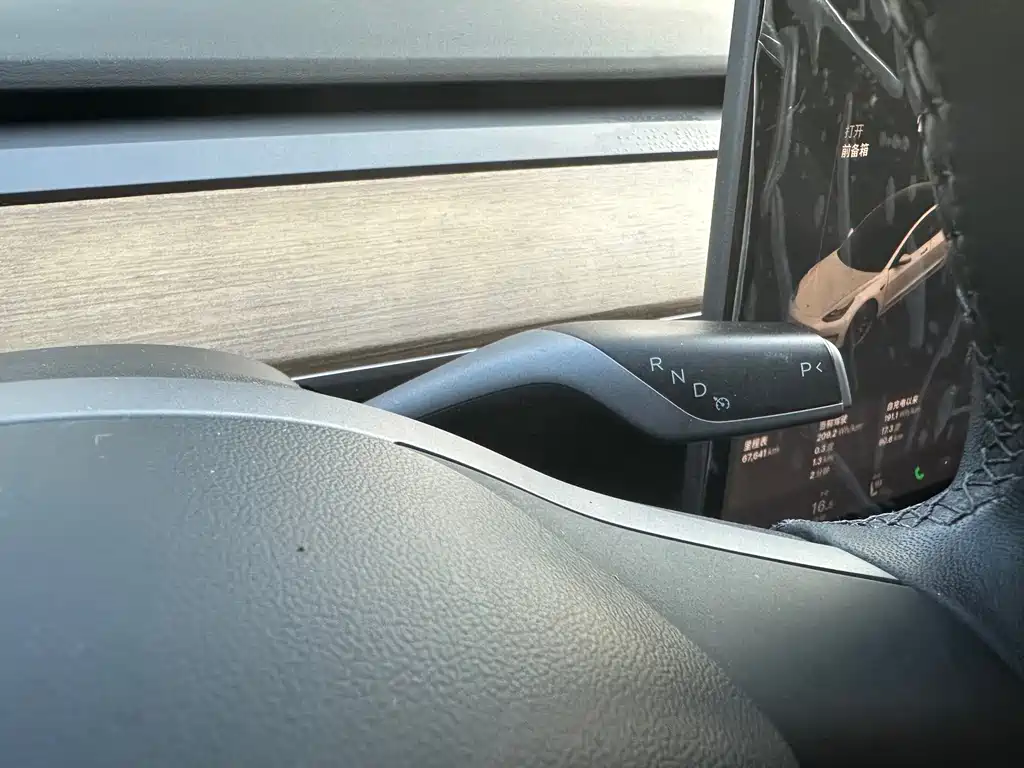 Tesla Model 3 — миниатюра 22