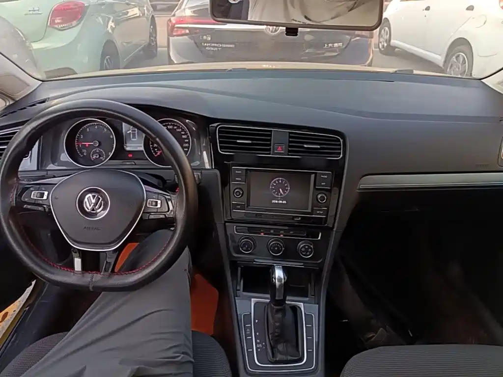 Volkswagen Golf — миниатюра 10