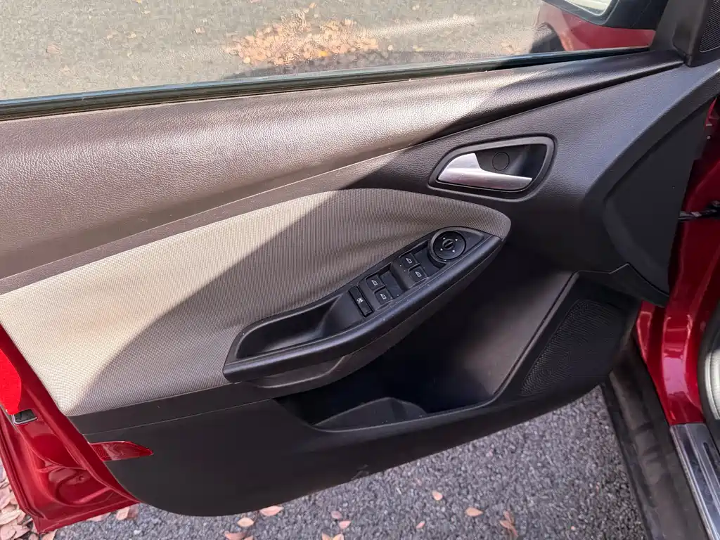 Ford Focus 2012 1.6L AT Comfort