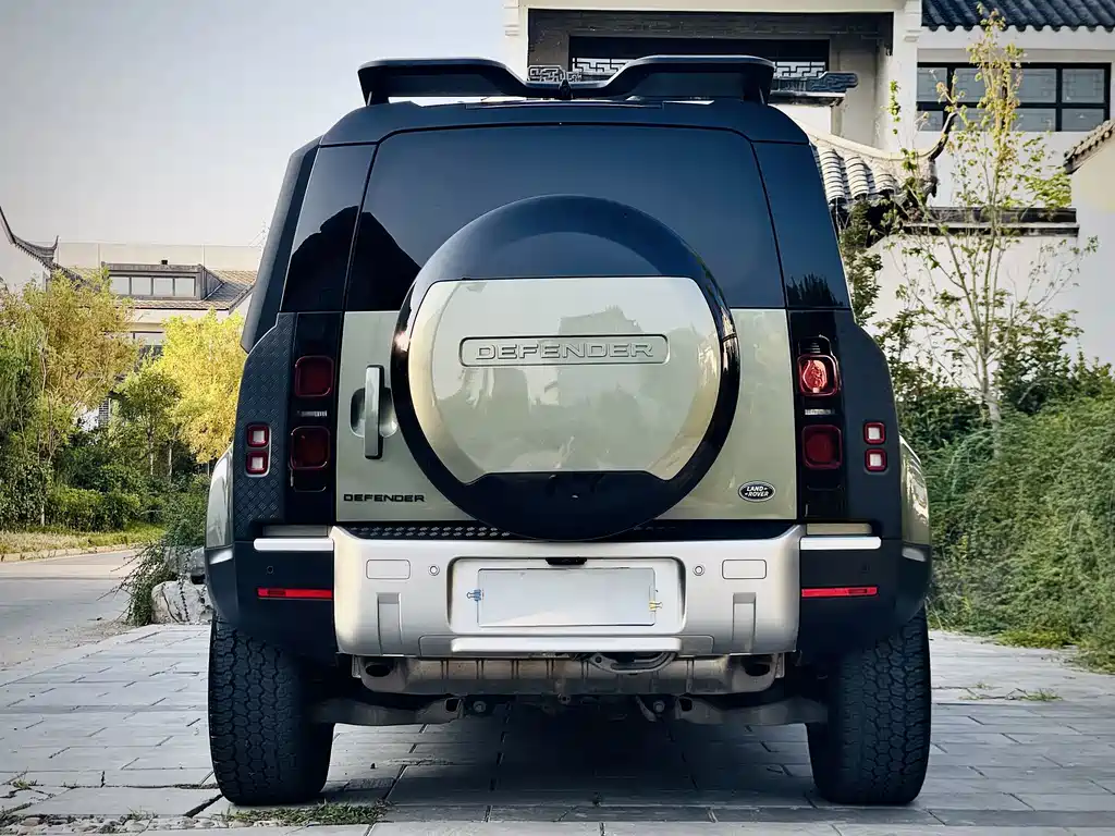 Land Rover Defender — миниатюра 5
