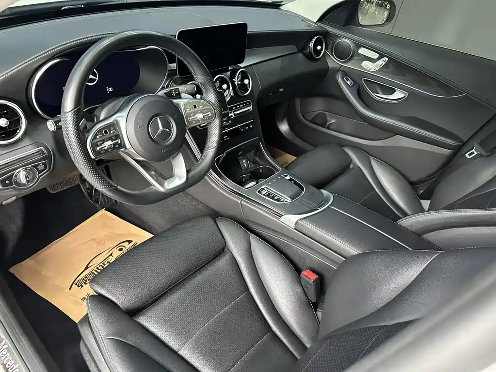 Mercedes-Benz C-Class — миниатюра 11