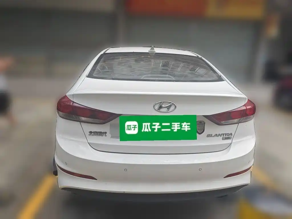 Hyundai Elantra — миниатюра 3