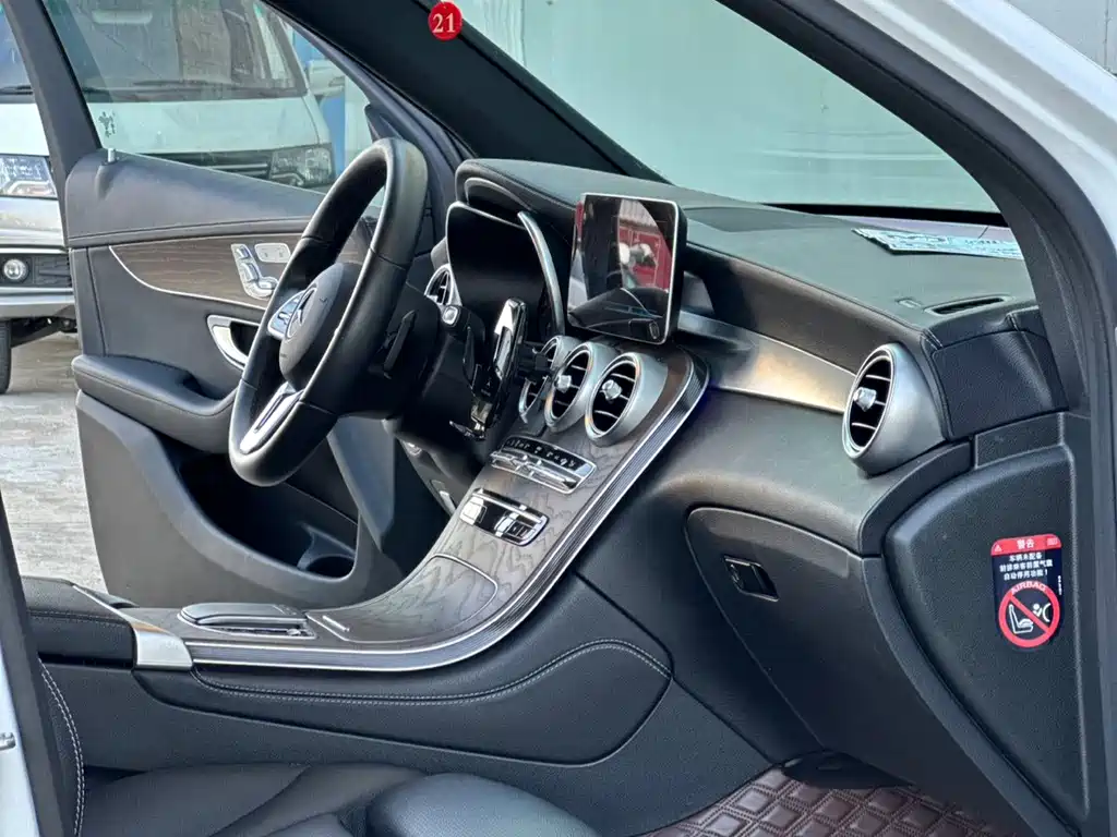 Mercedes-Benz GLC — миниатюра 4
