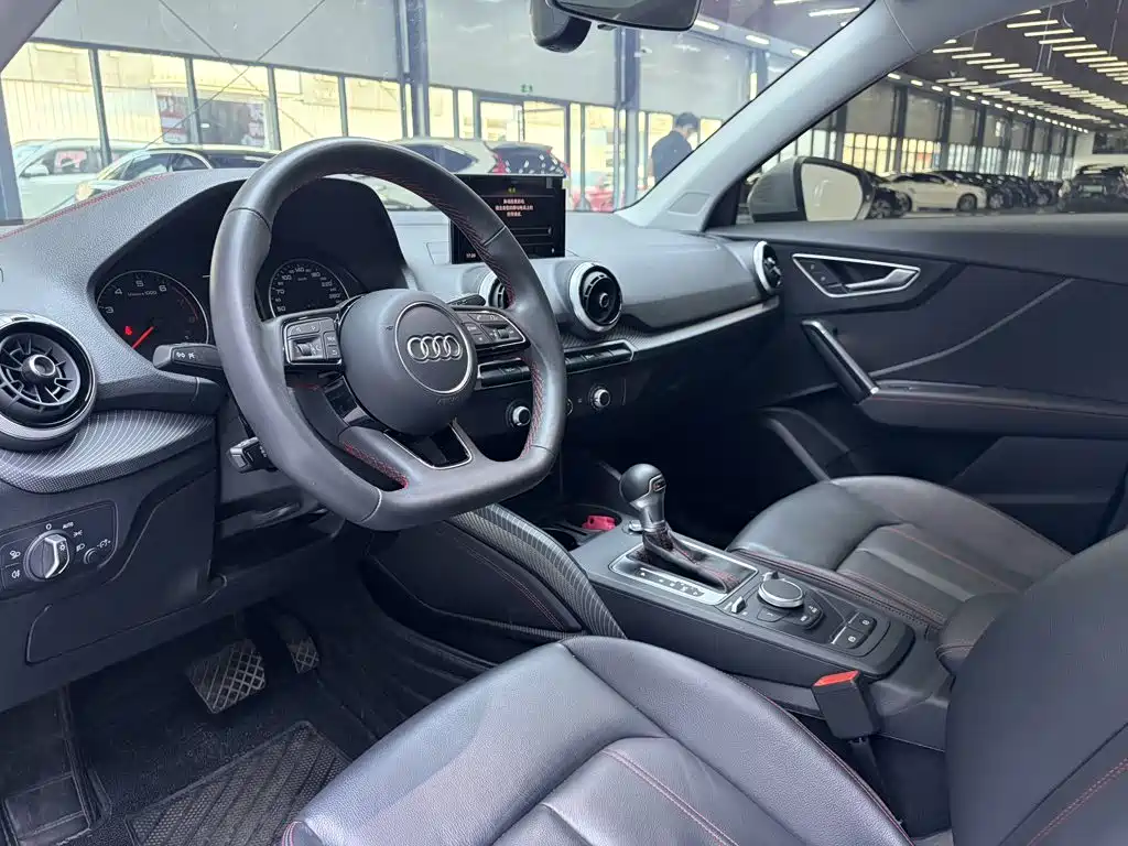 Audi Q2L — миниатюра 10