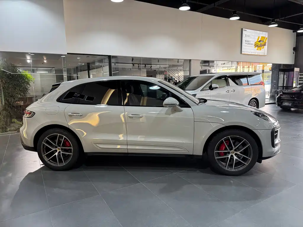 Porsche Macan — миниатюра 3